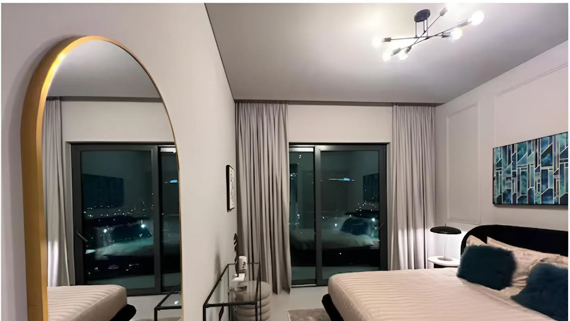 Brand New Apt, 10 Min To Downtown - Sobha Waves Dubai Apartment