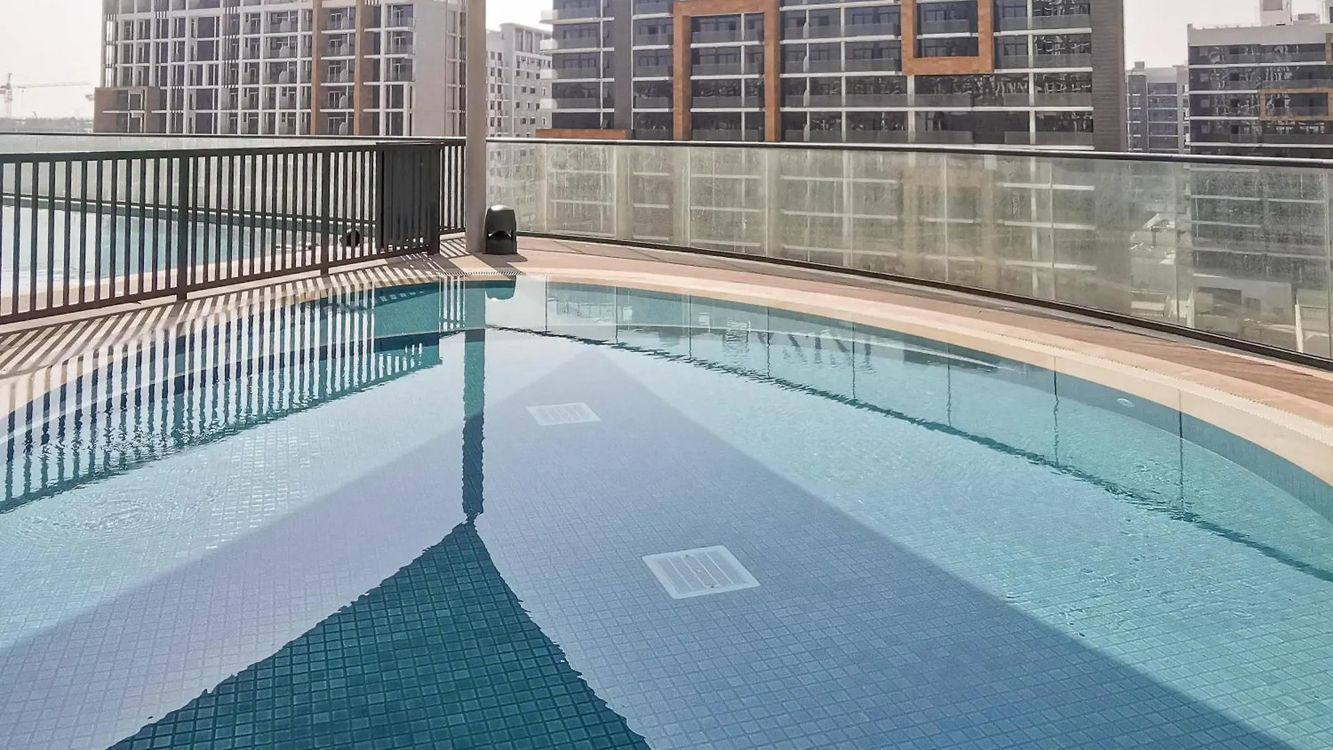 Brand New Apt, 10 Min To Downtown - Sobha Waves Dubai 0*,  United Arab Emirates