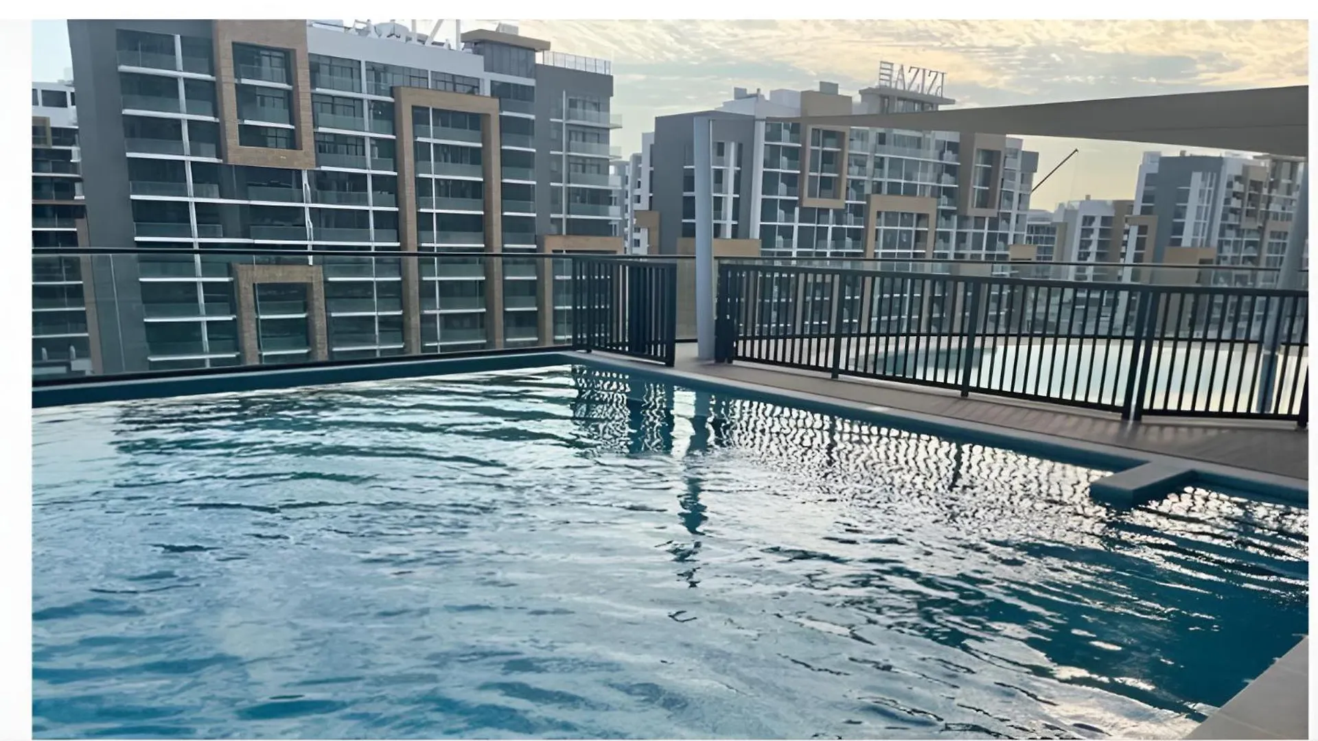 Brand New Apt, 10 Min To Downtown - Sobha Waves Dubai Apartment