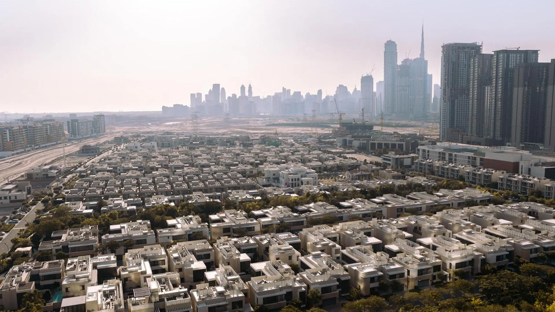 Brand New Apt, 10 Min To Downtown - Sobha Waves Dubai 0*,  United Arab Emirates