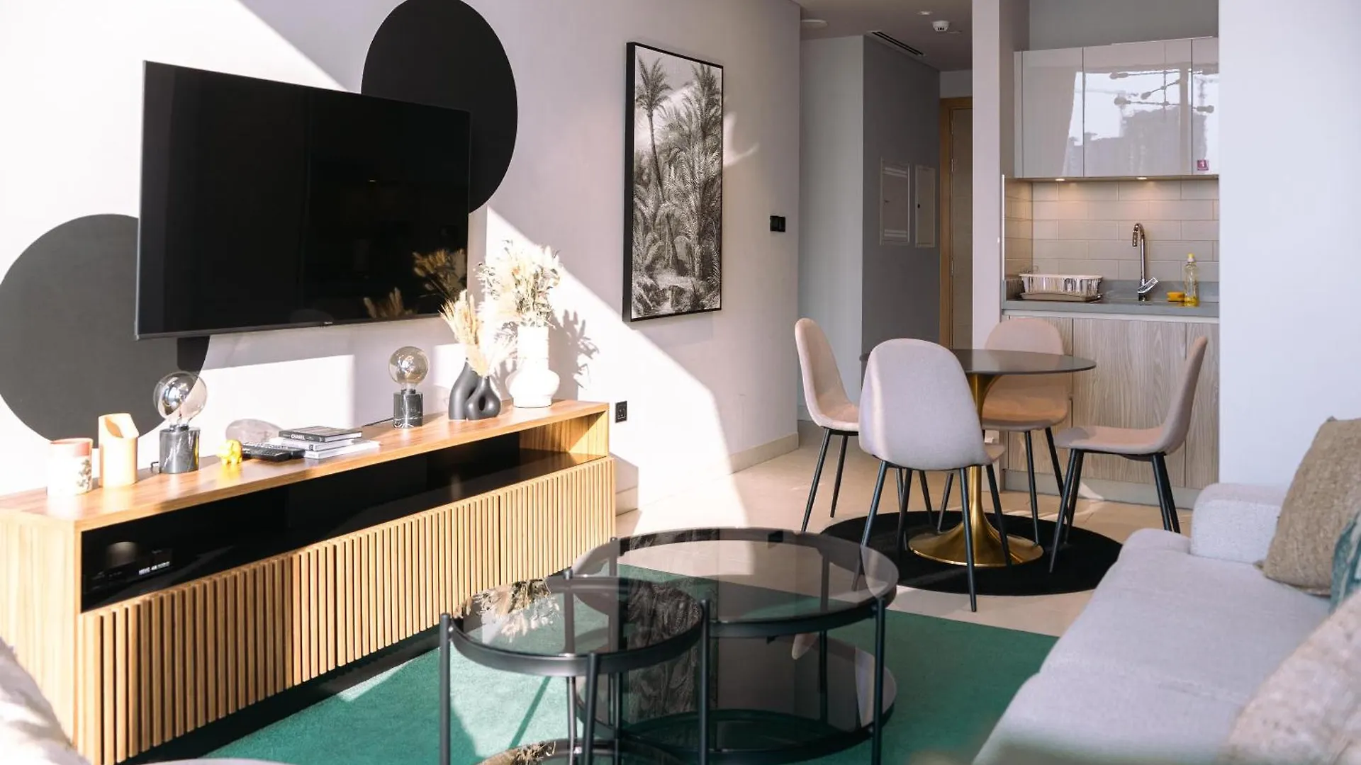 Brand New Apt, 10 Min To Downtown - Sobha Waves Dubai 0*,  United Arab Emirates