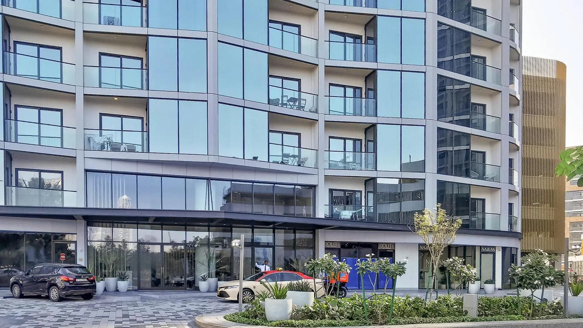 Brand New Apt, 10 Min To Downtown - Sobha Waves Dubai 0*,  United Arab Emirates